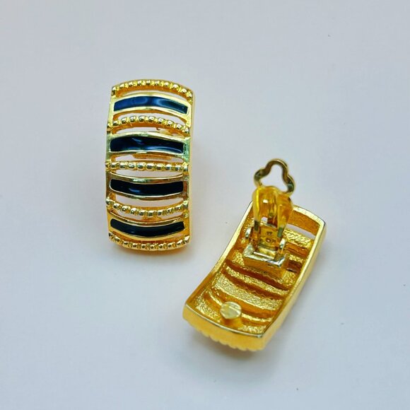 Vintage 1980s Piscitelli Clip-On Earrings, Gold Tone with Black Enamel Stripes - Picture 4 of 8